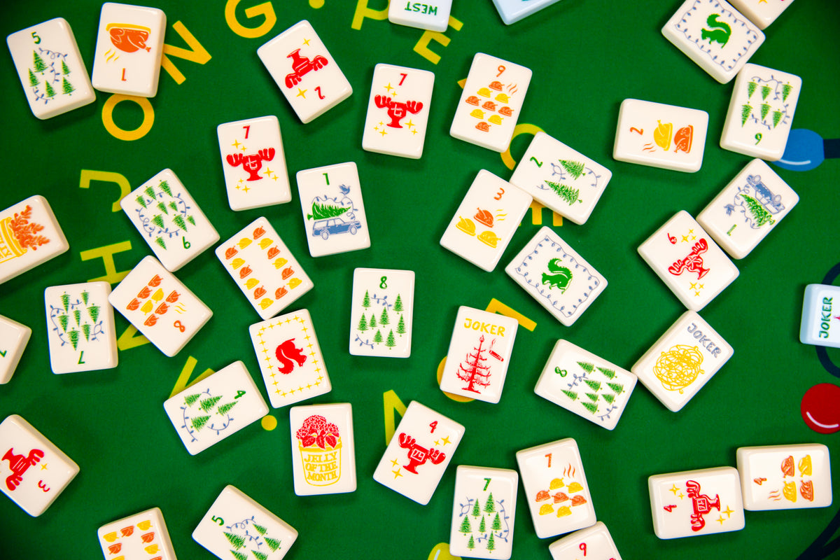 Spirit of Christmas Mahjong Tiles Set + Pouch + Dice